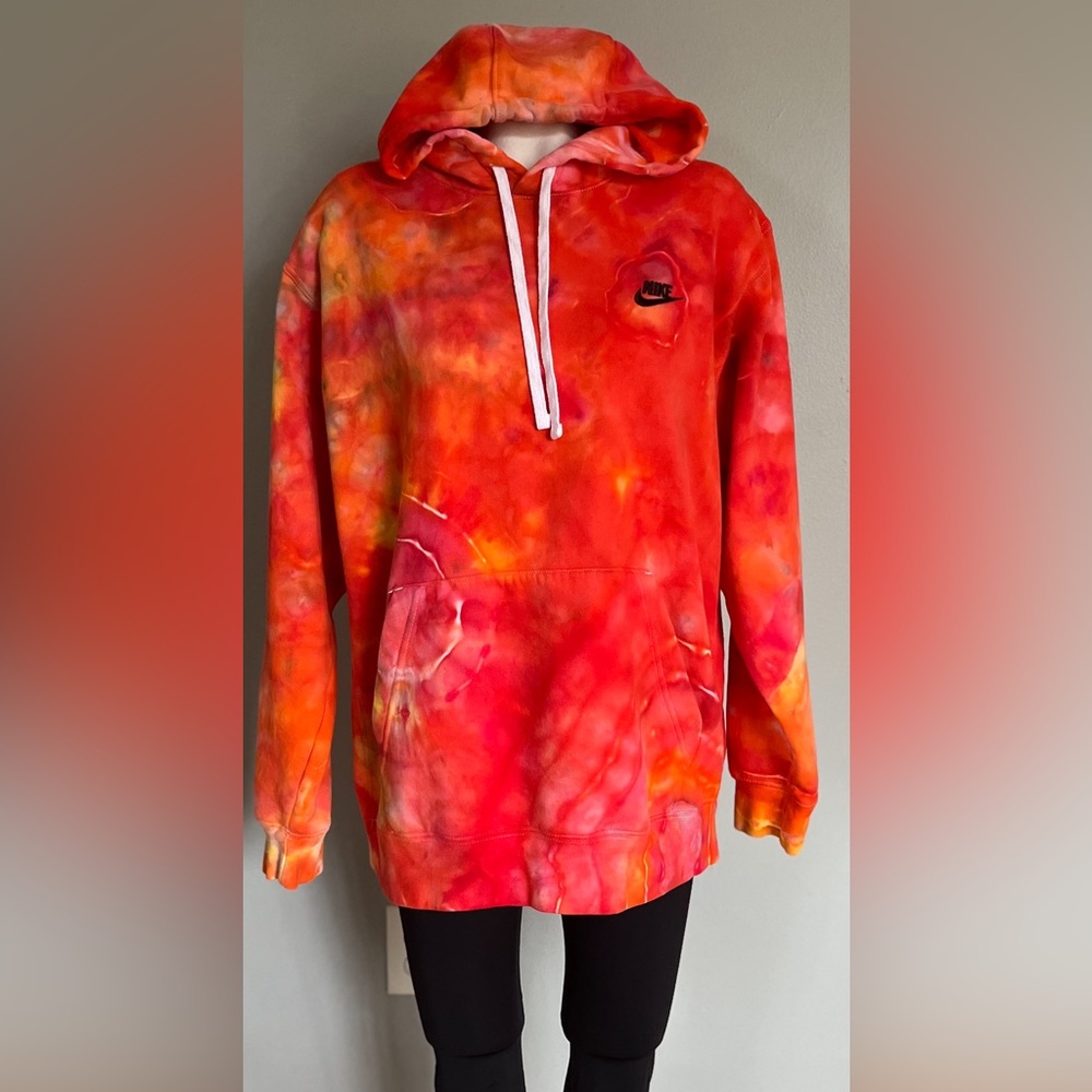 Mens xl nike tie-dye hoodie. One of a kind new with out tags